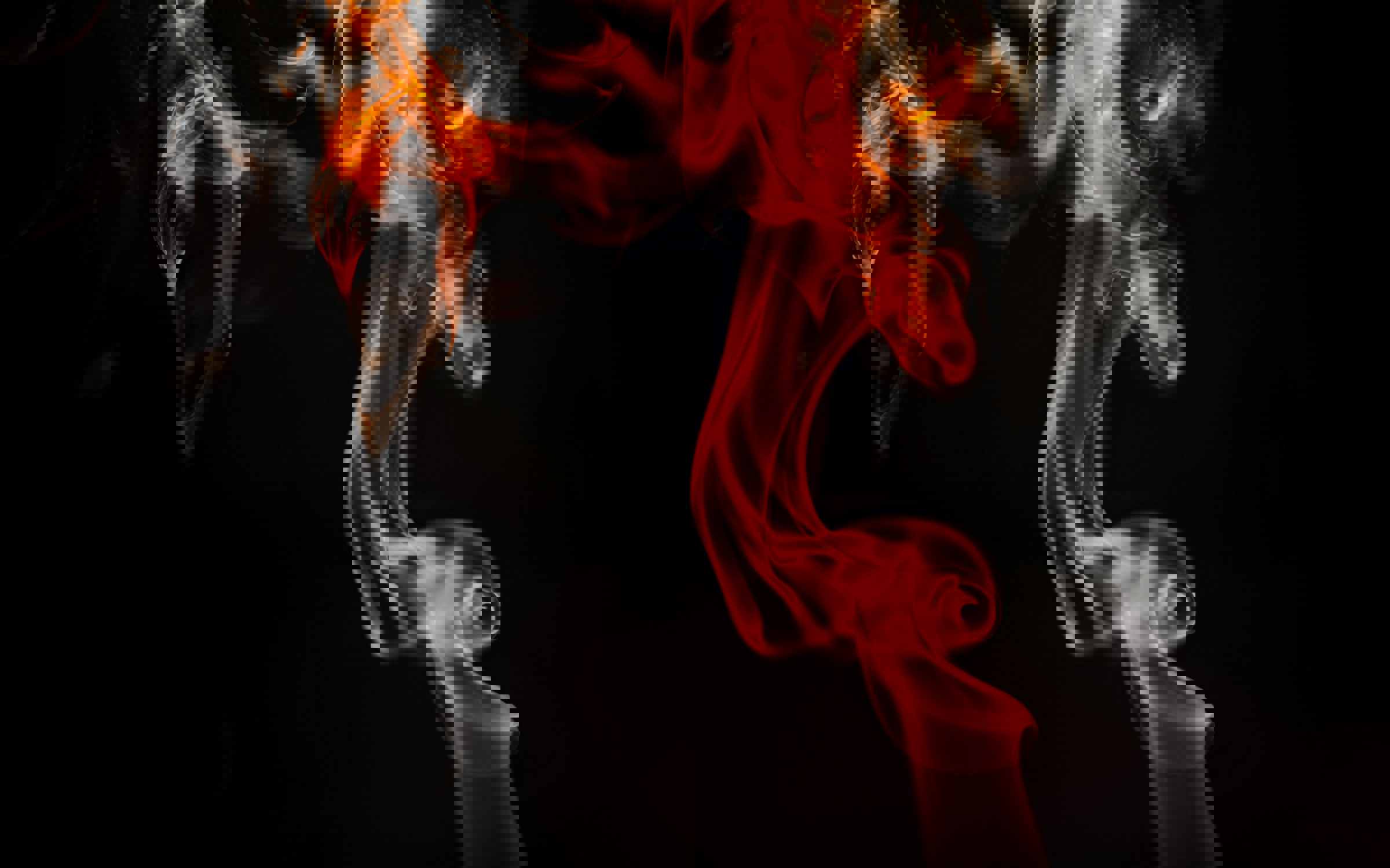 eldsflammor i mörker