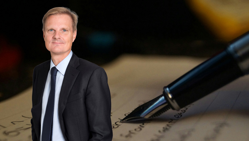 Jens Henriksson i kostym