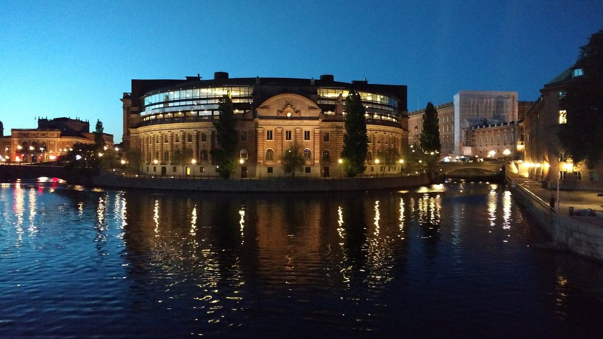 riksdagshuset sett från vattnet