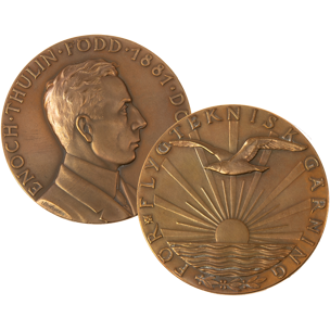 The Thulin Medal front and back