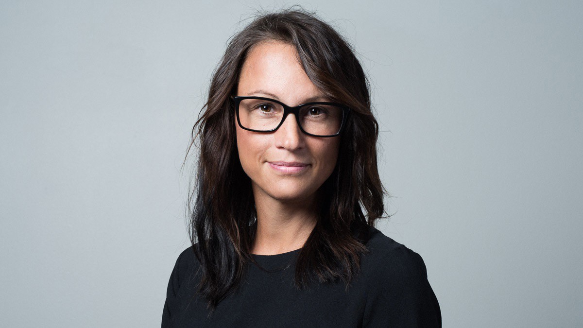 Porträtt halvfigur Helena Lind